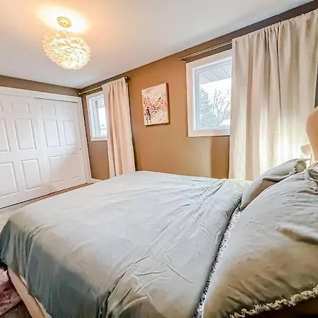 Pet Friendly Close To Downtown